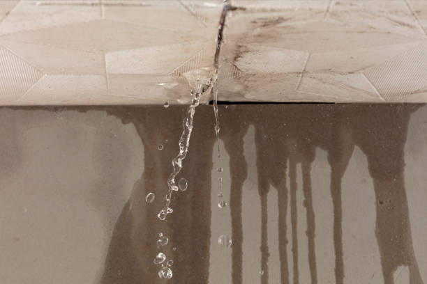 Professional Flood Damage Cleanup technician working in Albany, TX